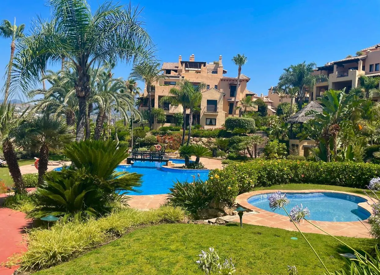 Apartment Next To The El Campanario, Atalaya Golf Εστεπόνα