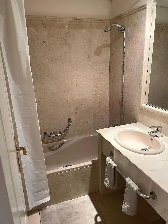Apartment Next To The El Campanario, Atalaya Golf Estepona