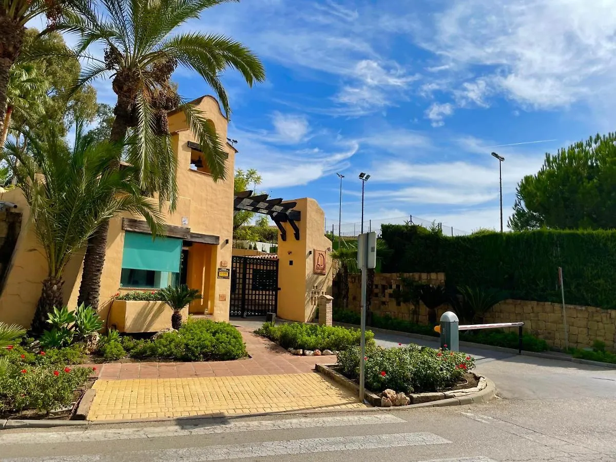 Apartment Next To The El Campanario, Atalaya Golf Estepona